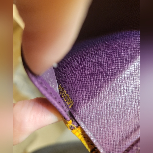 Louis Vuitton epi leather double snap wallet - Picture 11 of 11